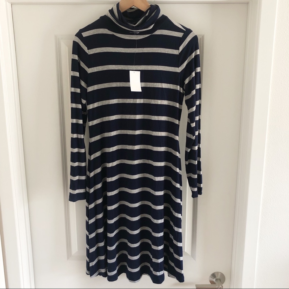 A Pea in a Pod Maternity Dress